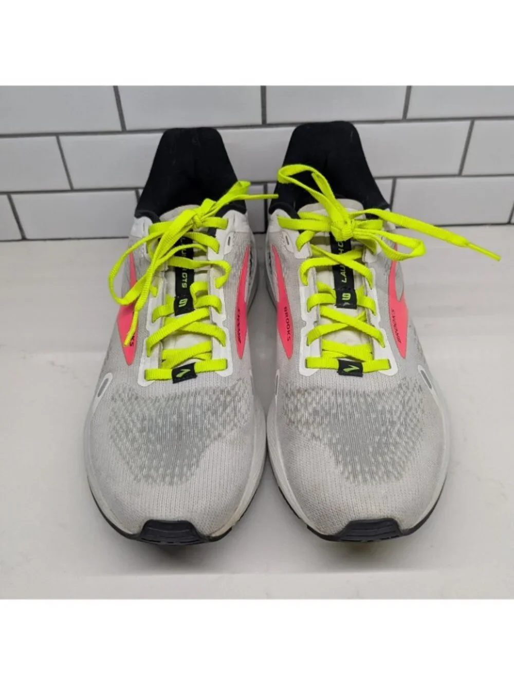 BROOKS Launch GTS 9 Women's Running Shoes Gray White Pink 8.5 B 1203741B148